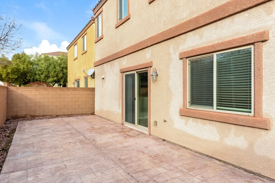 Building Photo - 9025 Refined Ct