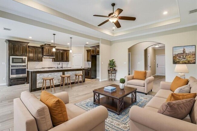 Building Photo - 6537 Paddington Dr