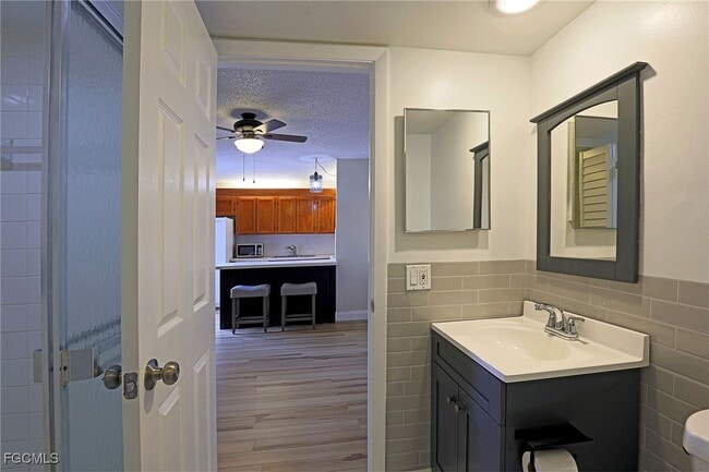 Building Photo - 5219 Cedarbend Dr