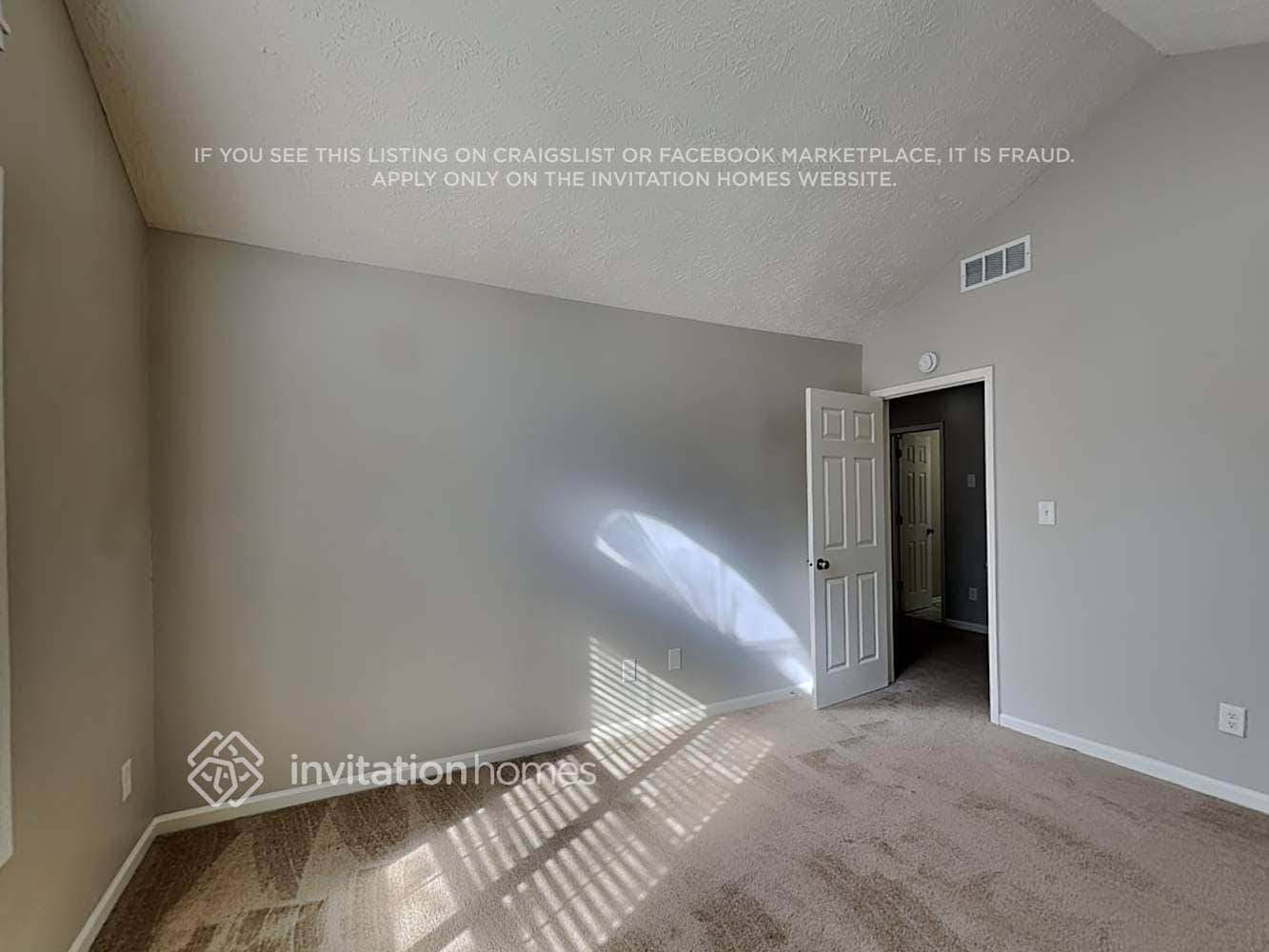 Building Photo - 1052 Autumn Crest Dr