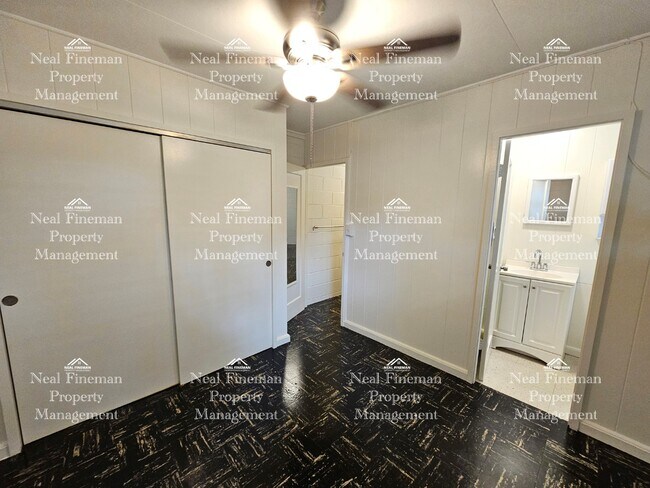 Building Photo - NO PARKING. Rented as shown. 1 Bed 1 Bath Apartment. Month to Month lease. Water and Sewer includ...