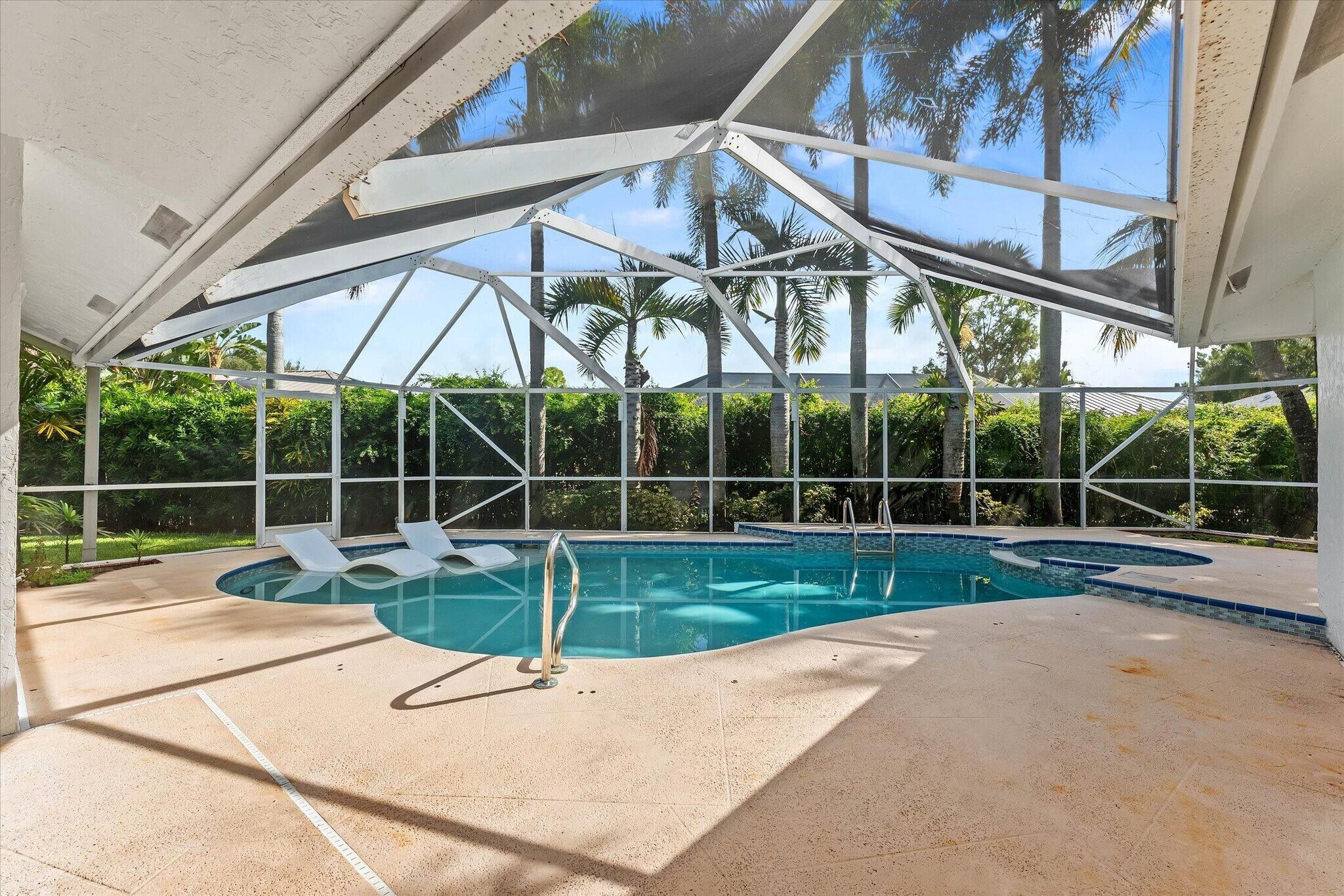 Building Photo - 1021 Corallita Ct