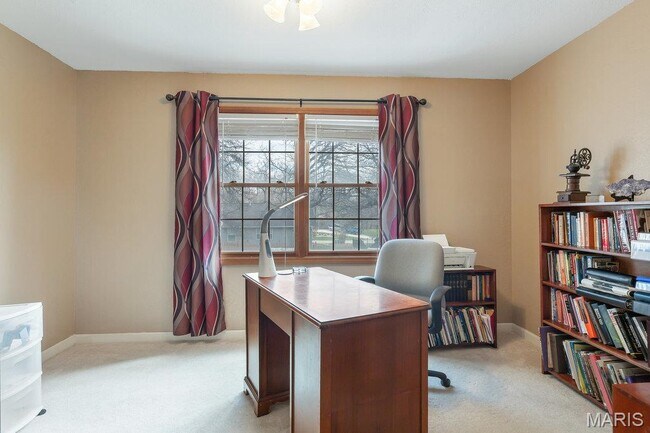 Building Photo - 2725 Timberline Dr