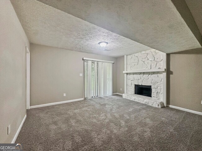 Building Photo - 323 Park Ridge Ct