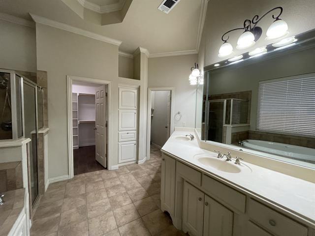 Building Photo - 8110 Silver Spur Dr