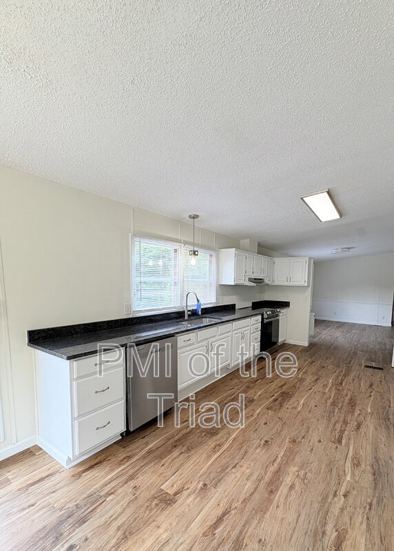 Building Photo - 589 Alvis Ln