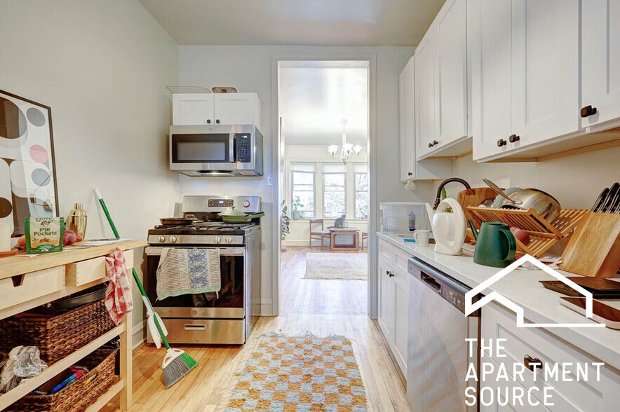 Building Photo - 2842 N Whipple St