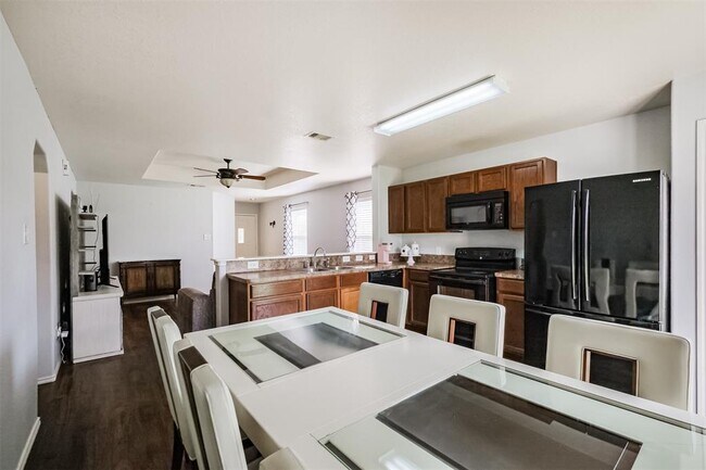 Building Photo - 16530 Peyton Ridge Cir