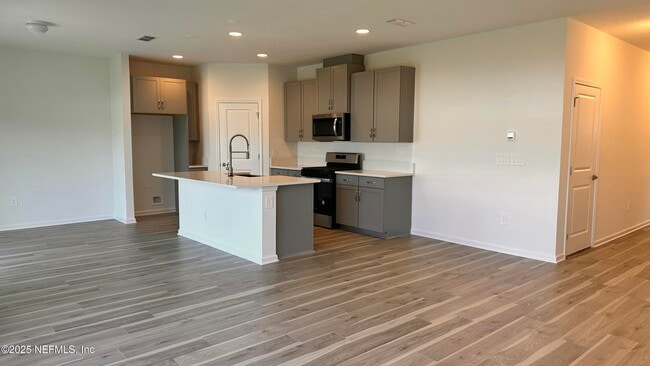 Building Photo - 47 Carbonell Pl