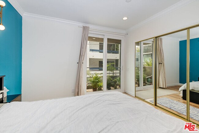 Building Photo - 20 Catamaran St