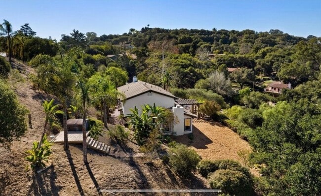 Building Photo - Classic Hope Ranch
