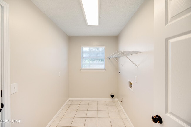 Building Photo - 108 Leeward Way