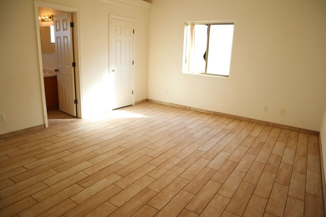 Building Photo - Hear The Songbirds Sing!