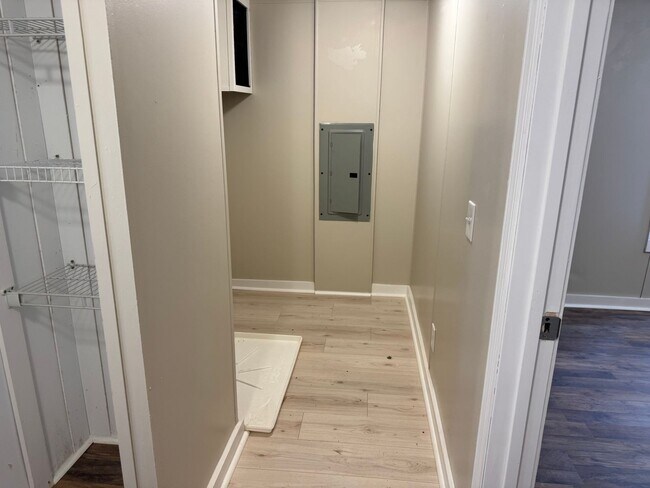 Building Photo - NEWLY UPDATED Two Bedroom Home in Troutman!!