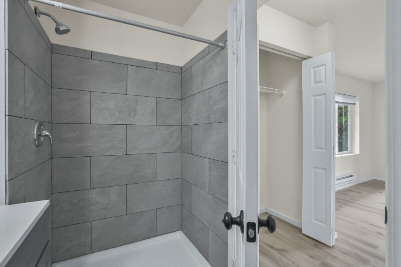 Building Photo - 12040 Bridgeport Way SW