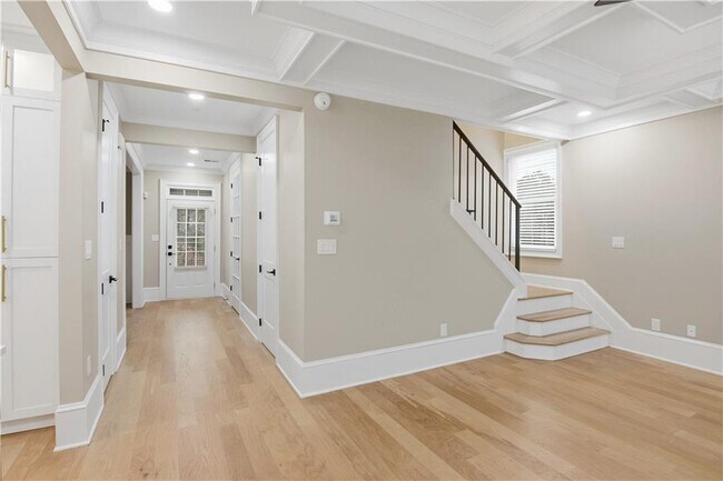 Building Photo - 3842 Memphis Dr