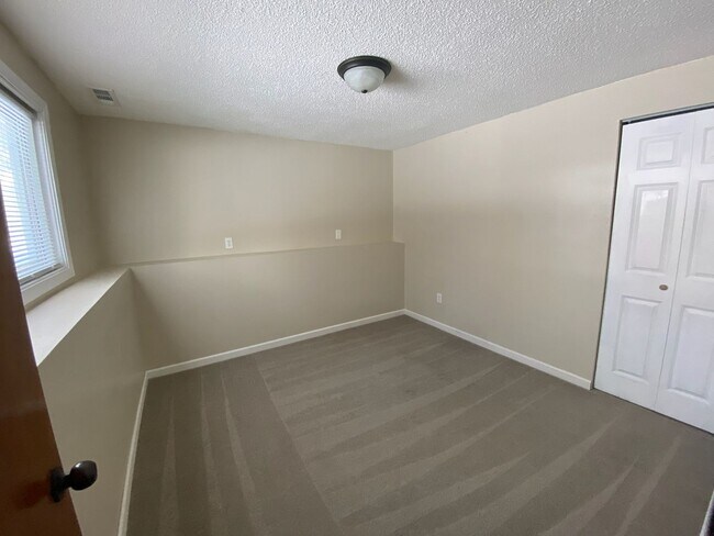 Building Photo - 9460-9462 Griggs Ave