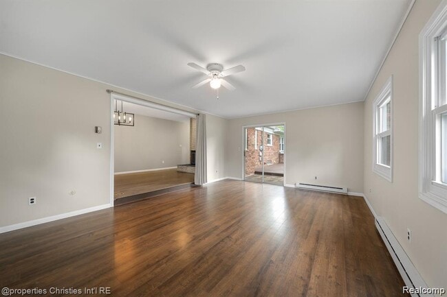 Building Photo - 126 Orchardale Dr