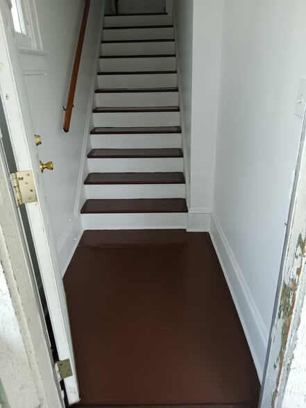 Building Photo - 1552 Lewis St