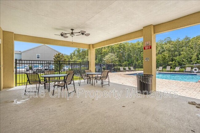 Building Photo - 6785 Tussilago Way