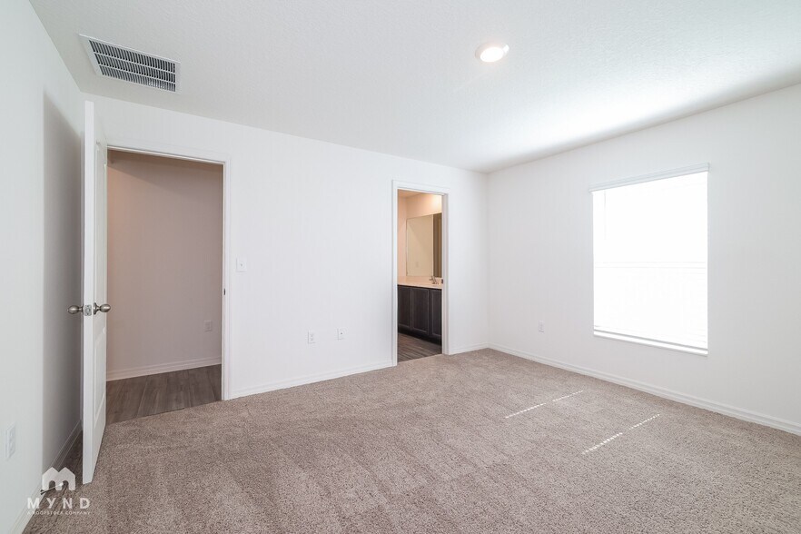 Building Photo - 465 Kensington View Dr