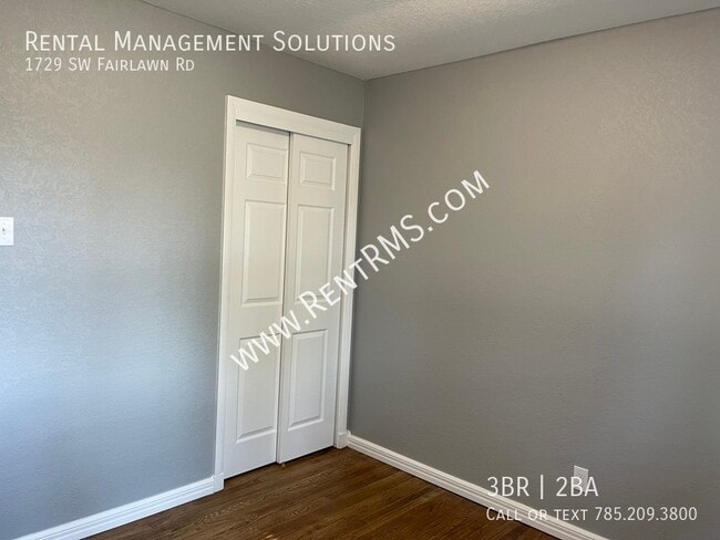Building Photo - 1729 SW Fairlawn Rd