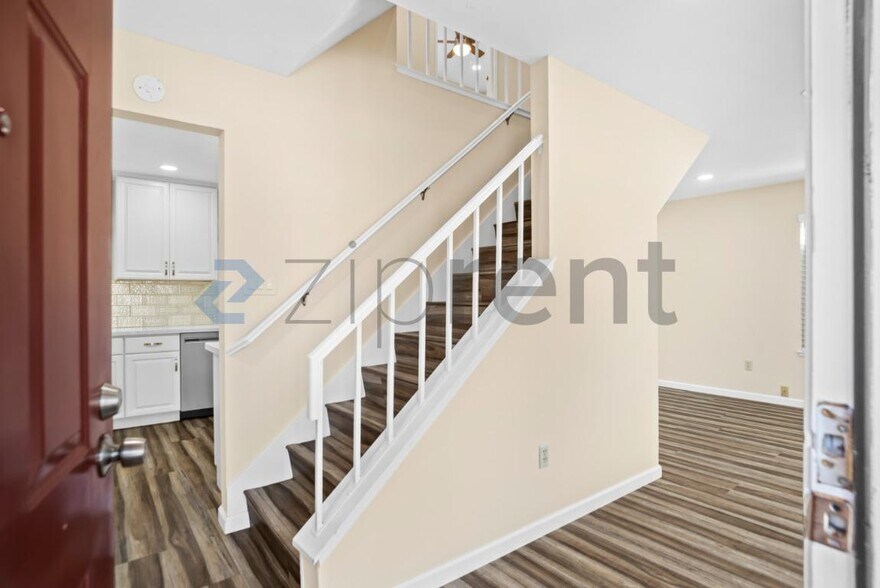 Building Photo - Unit