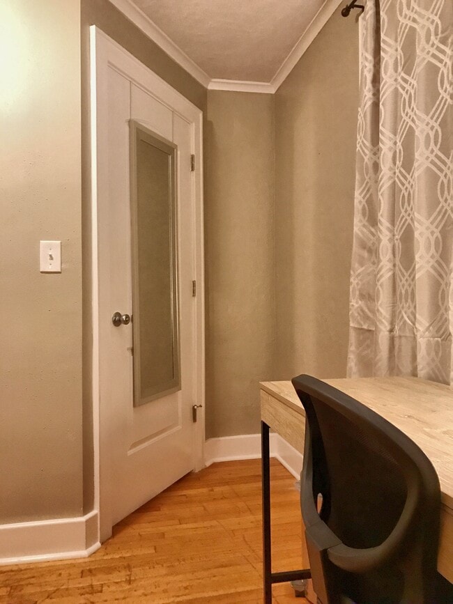 Building Photo - 241 Lorraine Ave