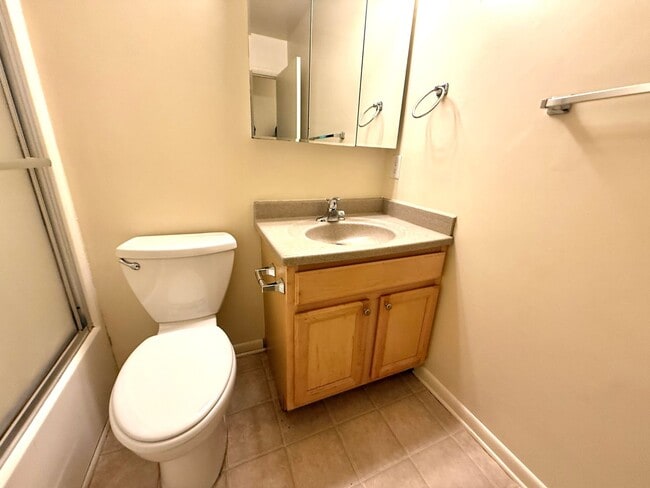 Building Photo - Cedar Hill Condos - Vitalius