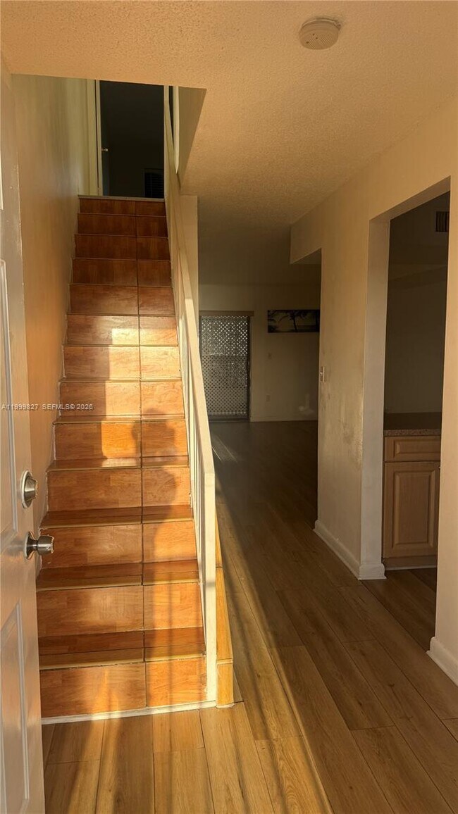 Building Photo - 2319 W 60th St