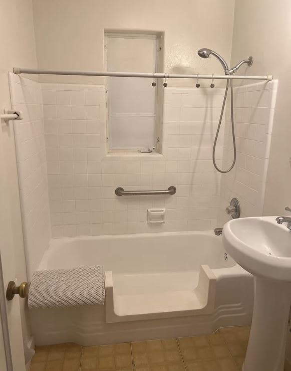 Building Photo - 2718 E 18th St