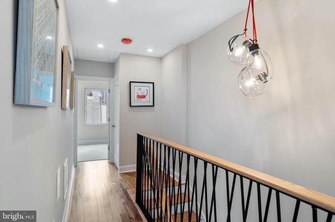 Building Photo - 331 W St NE