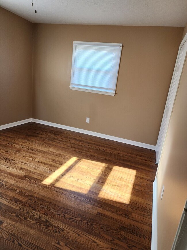 Building Photo - 4306 Shady Villa Dr