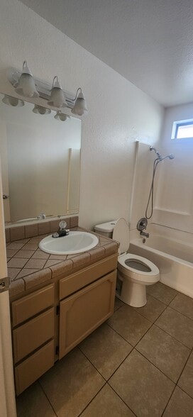 Building Photo - 5113 Gaylene Ave