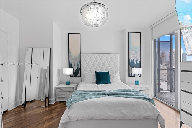 Building Photo - 350 S Miami Ave