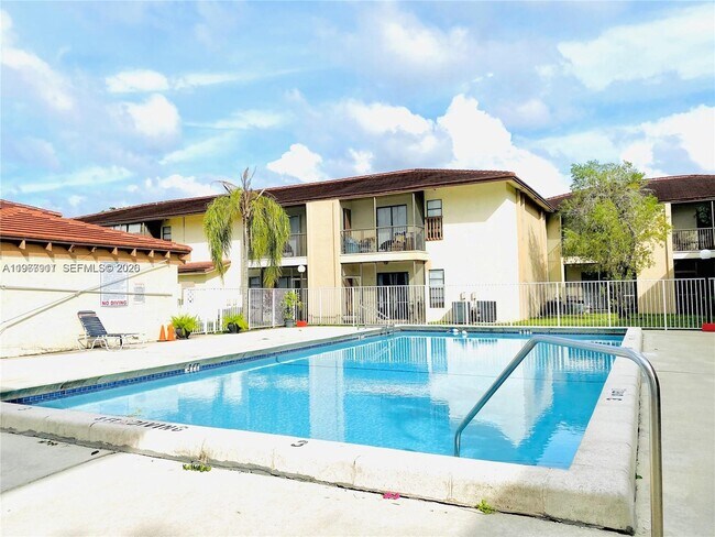 Building Photo - 3004 Coral Ridge Dr