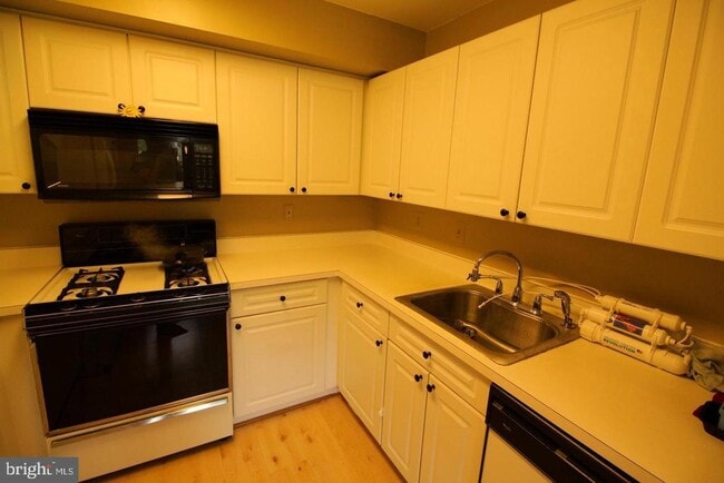 Building Photo - 20602 Cornstalk Terrace