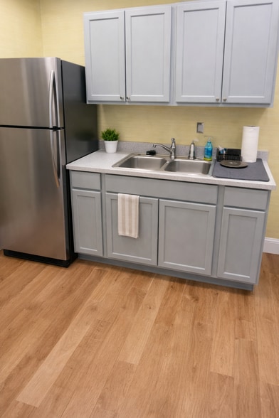 Kitchen - 1029 Washington Ave