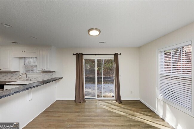 Building Photo - 2515 Lakeview Trail