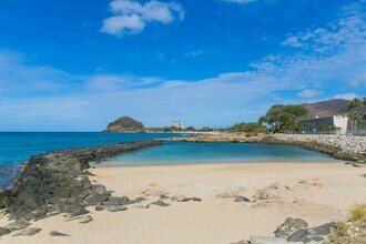 Building Photo - MAKAHA SURFSIDE