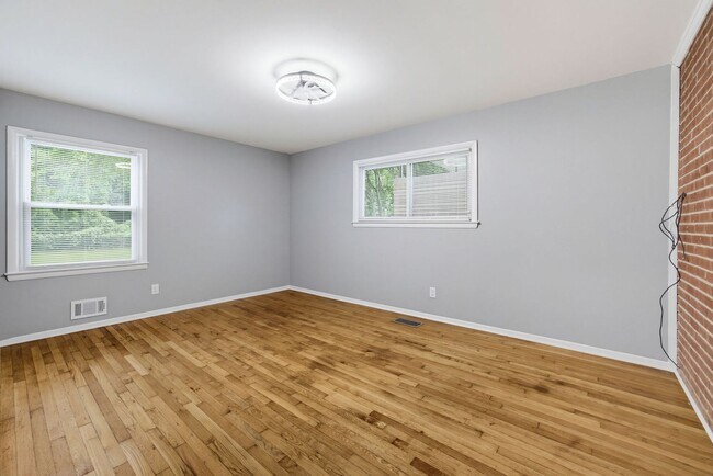 Building Photo - Fantastic Renovation in Smyrna!