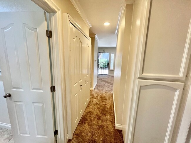 Building Photo - 2bd/2bth Apartment in Santee with In-Unit ...