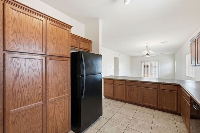 Building Photo - 6658 S Stone Fly Dr