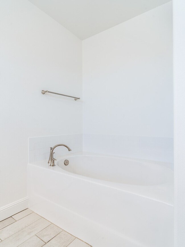 Building Photo - 2161 Wildflower Dr