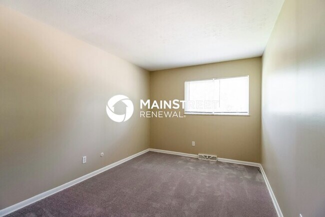 Building Photo - 3 Bedroom Pet-Friendly Home in Columbus, OH with Main Street Renewal