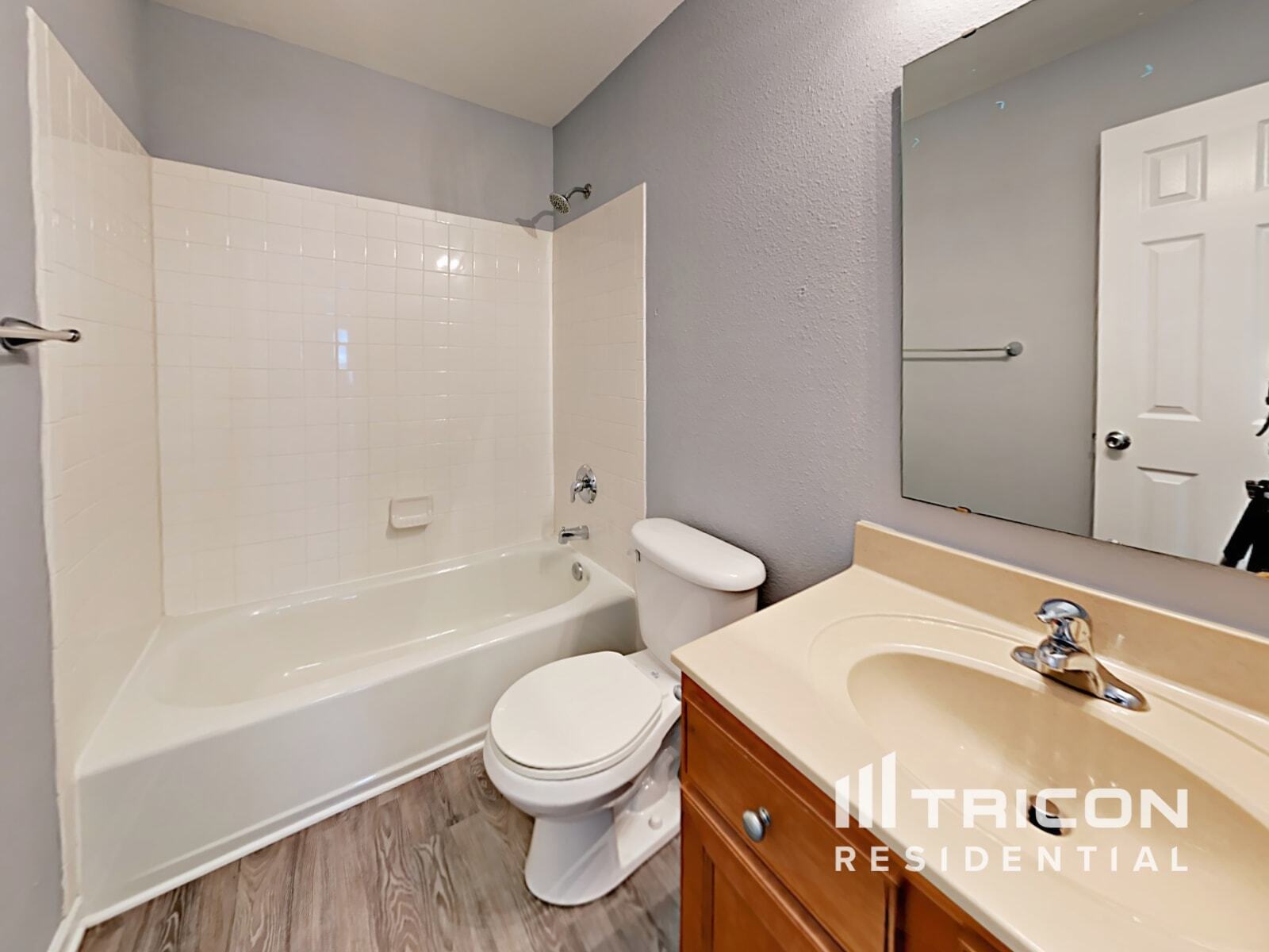 Building Photo - 3367 Pikes Peak Dr