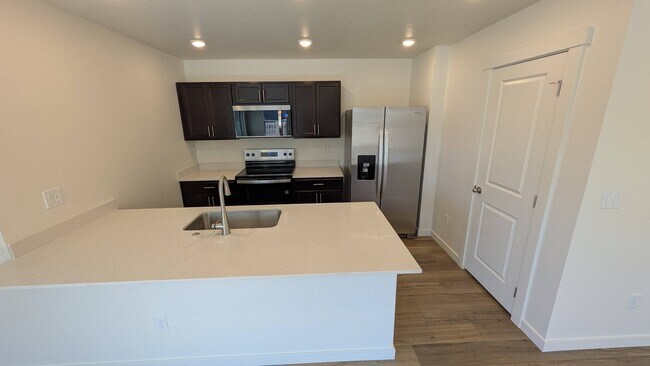 Building Photo - 4693 W Quarterhorse Dr