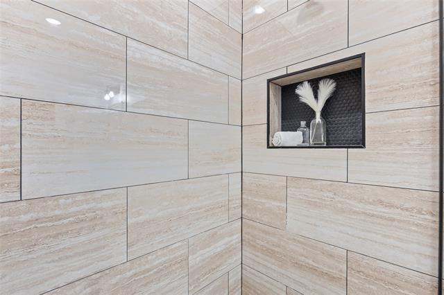 Building Photo - 1900 Rosemary