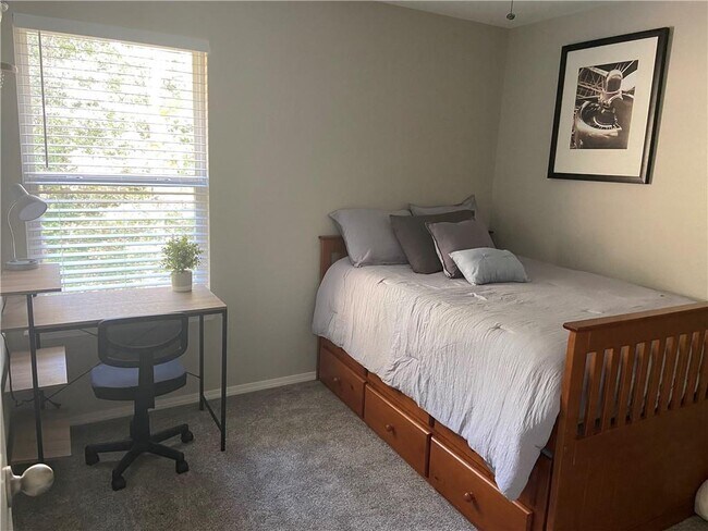 Building Photo - 15 Rillington Dr