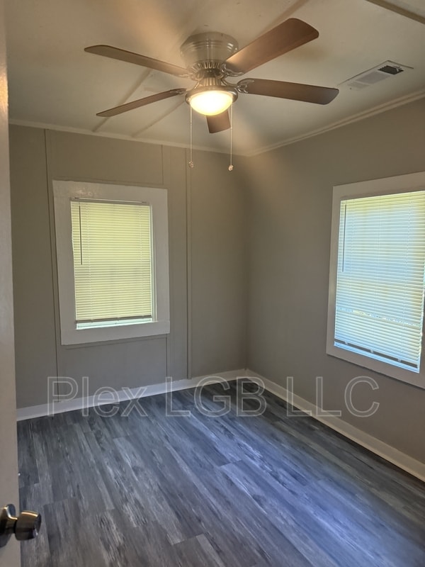 Building Photo - 322 Daniel St